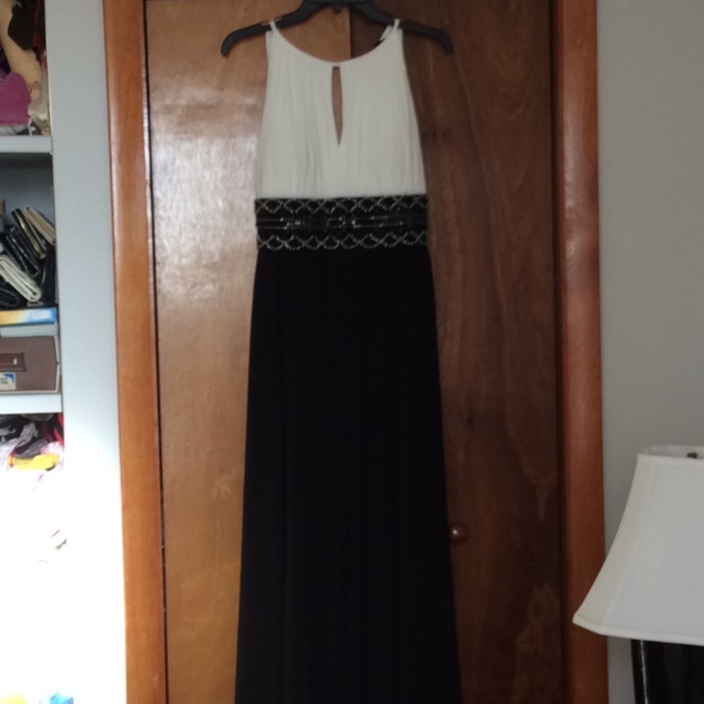 R&M Richards Beaded Ivory Black dress